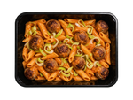 Kødboller med penne i cremet tomatsauce og porre – Frost