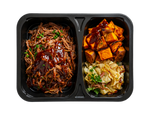 Sticky BBQ pulled pork med søde kartofler og sauteret spidskål – Frost