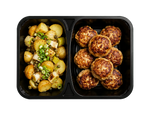 Frikadeller med råstegte kartofler, bagte porrer og sennepsvinaigrette.